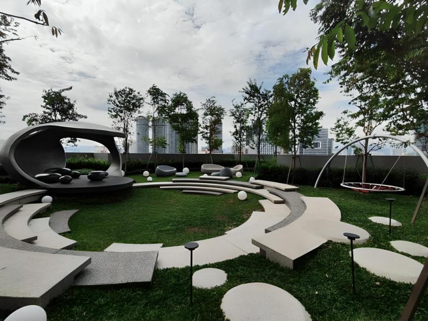 Scarletz Suites Klcc By Deko Kuala Lumpur Exterior foto